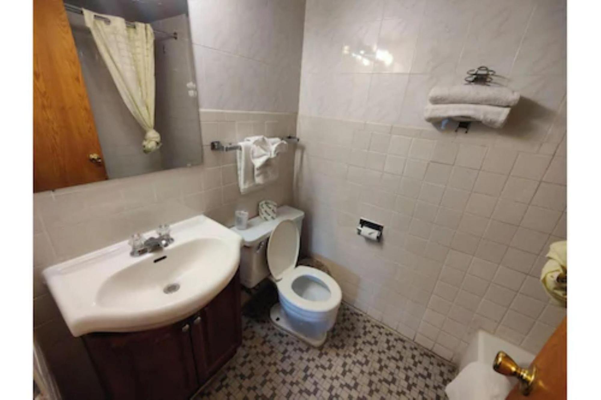 Oyo Hotel Edgebrook Chicago North Shore 외부 사진