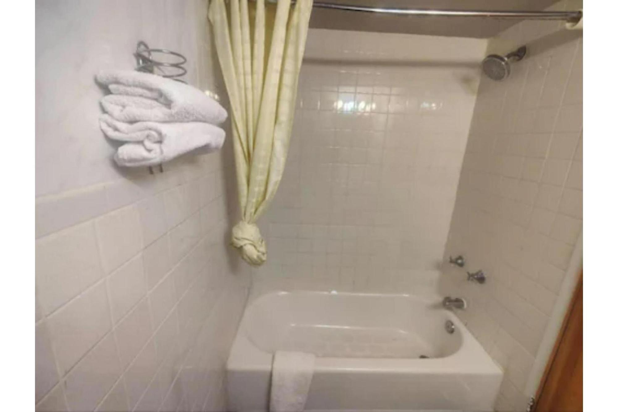 Oyo Hotel Edgebrook Chicago North Shore 외부 사진